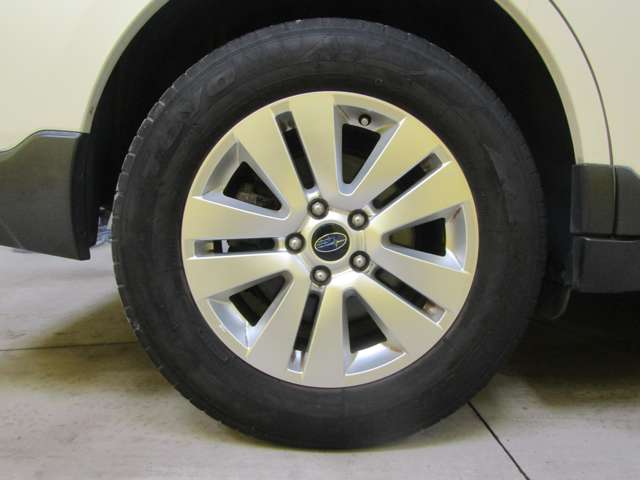 Subaru Legacy Outback 11