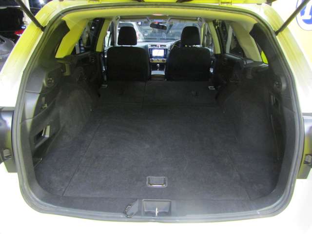 Subaru Legacy Outback 10