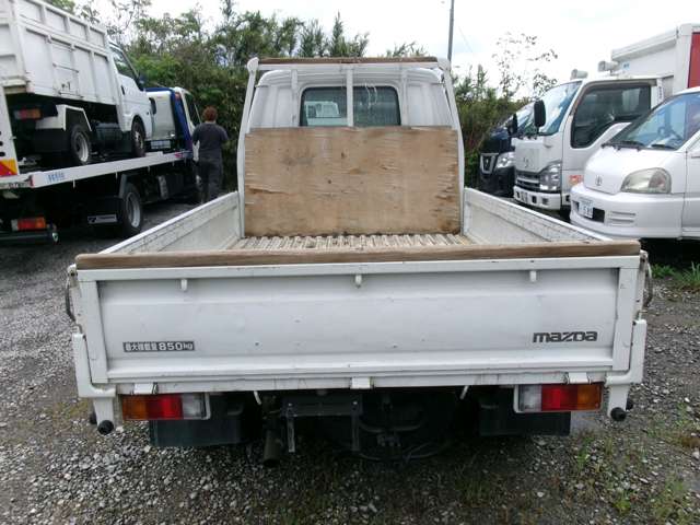 Mazda Bongo Truck 5