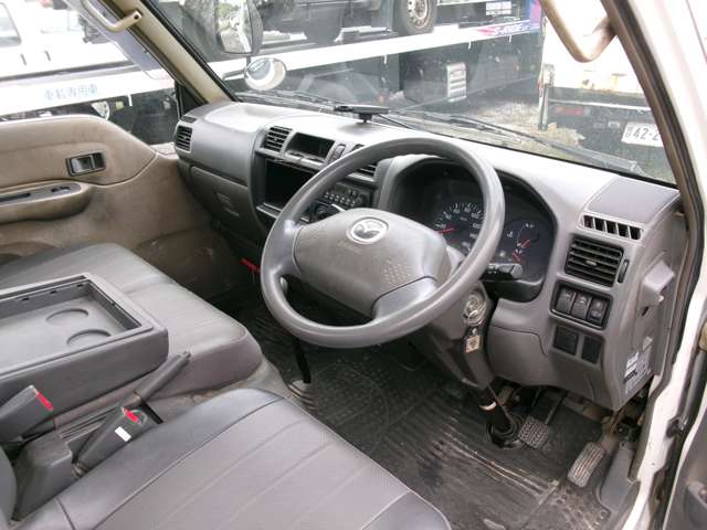 Mazda Bongo Truck 9