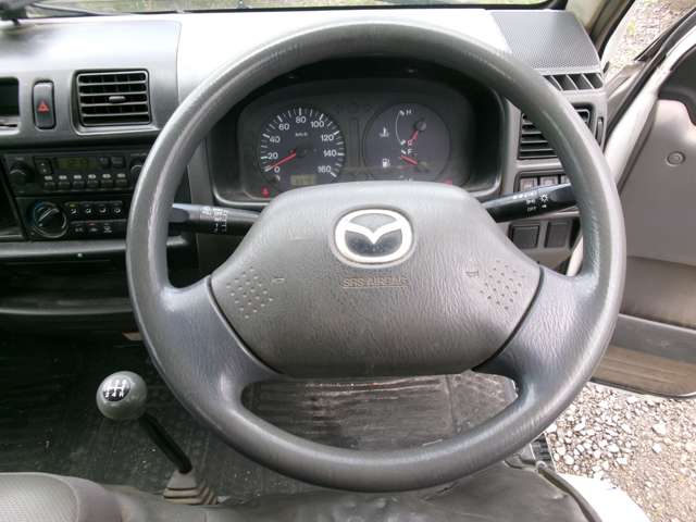 Mazda Bongo Truck 10
