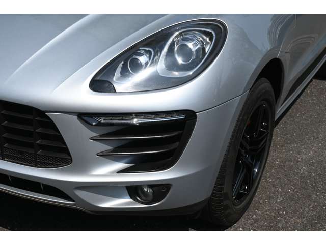Porsche Macan 4