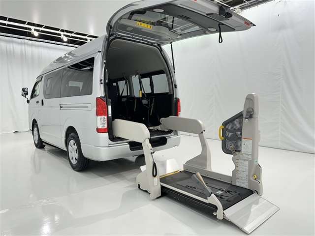 Toyota Regius Ace 12