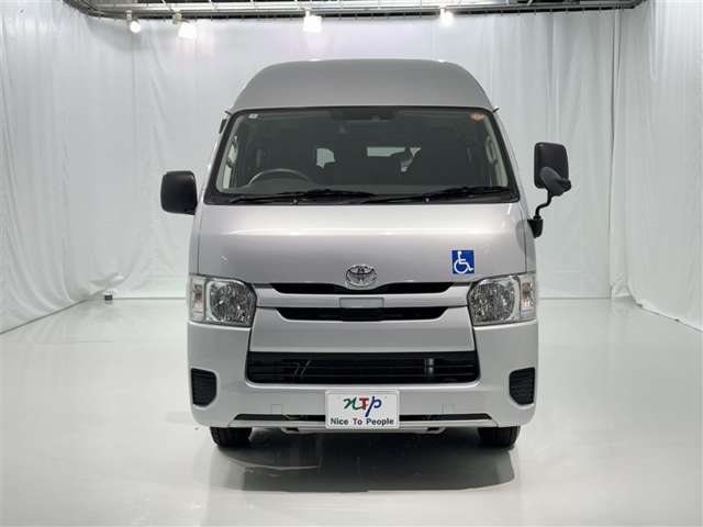 Toyota Regius Ace 4