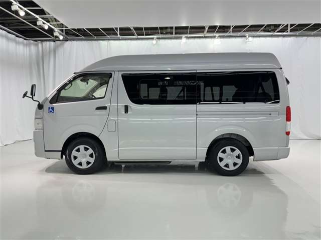 Toyota Regius Ace 5