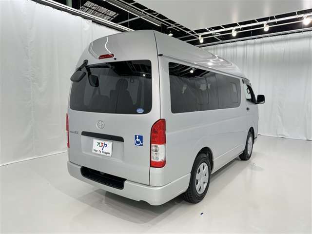Toyota Regius Ace 7