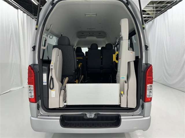 Toyota Regius Ace 10