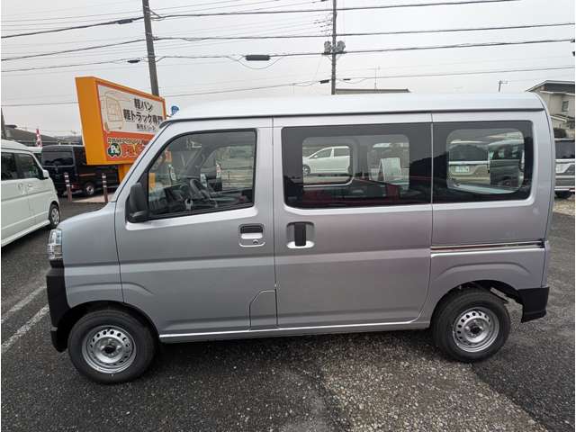 Daihatsu Hijet Cargo 12