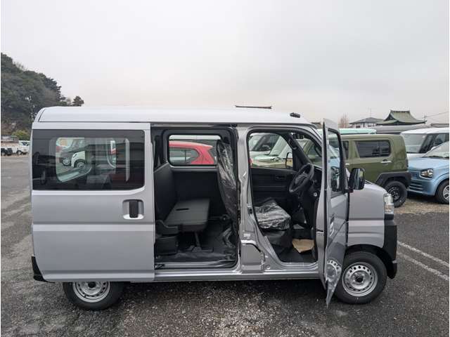 Daihatsu Hijet Cargo 8