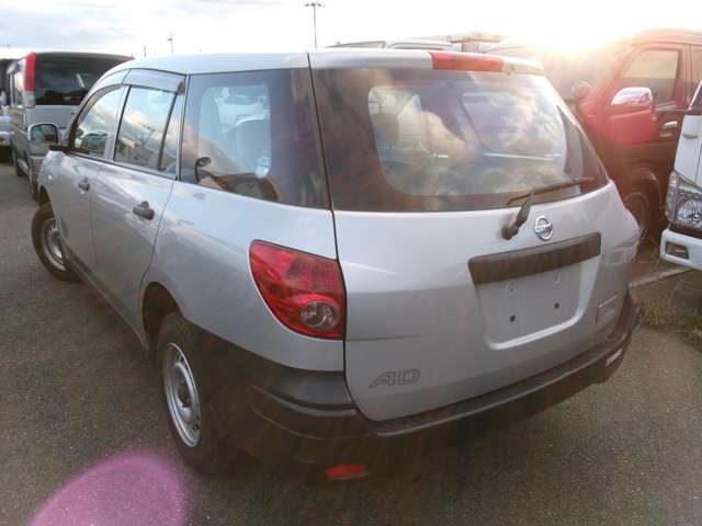 Nissan AD 4