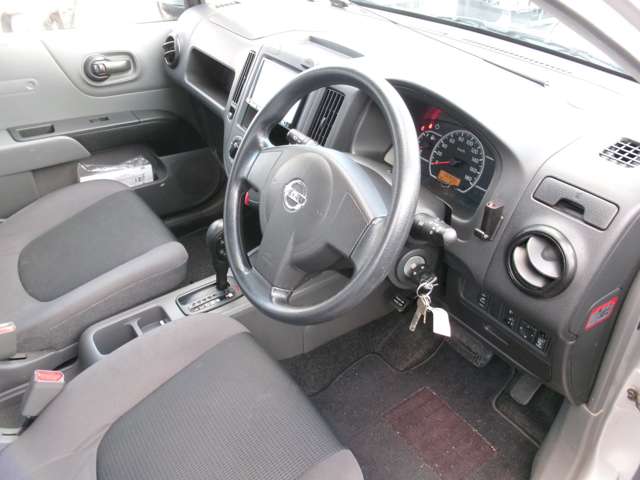 Nissan AD 8