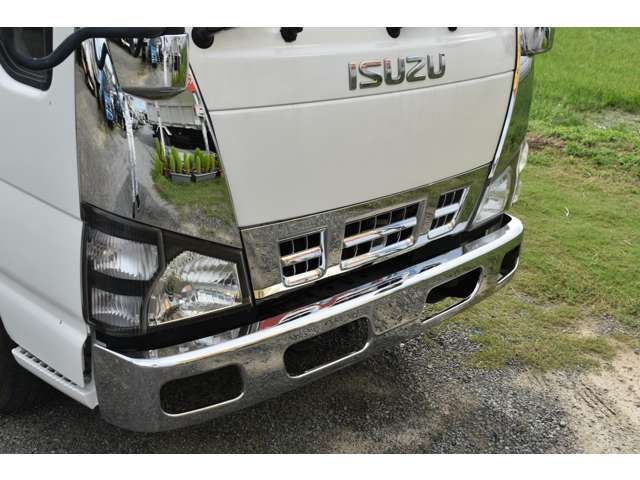 Isuzu Elf 4