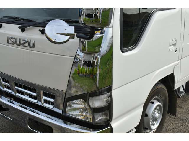 Isuzu Elf 7