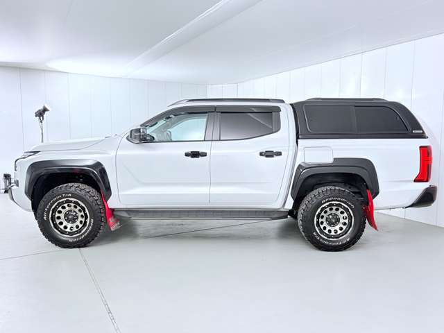 Mitsubishi Triton 11