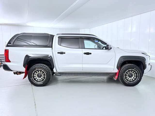 Mitsubishi Triton 8