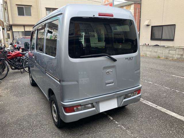 Daihatsu Hijet Cargo 11