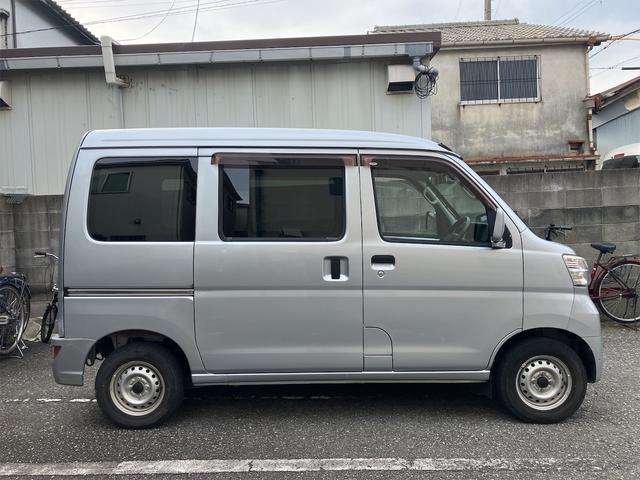 Daihatsu Hijet Cargo 7