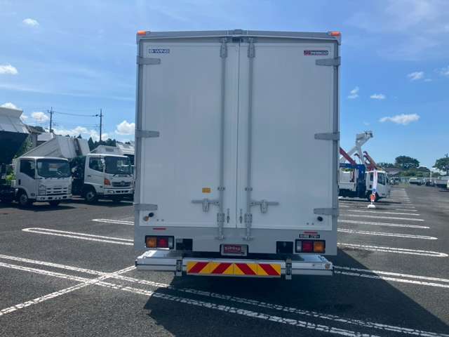 Mitsubishi Fuso Fighter 6