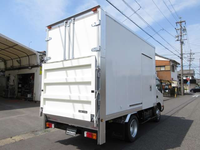 Hino Dutro 6