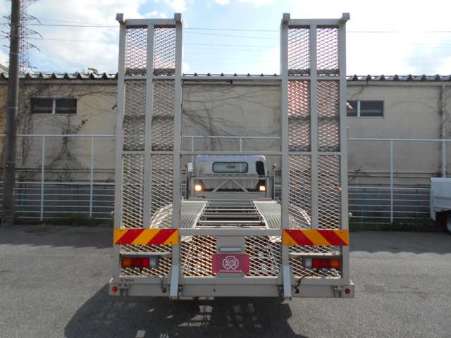 Mitsubishi Fuso Canter 7