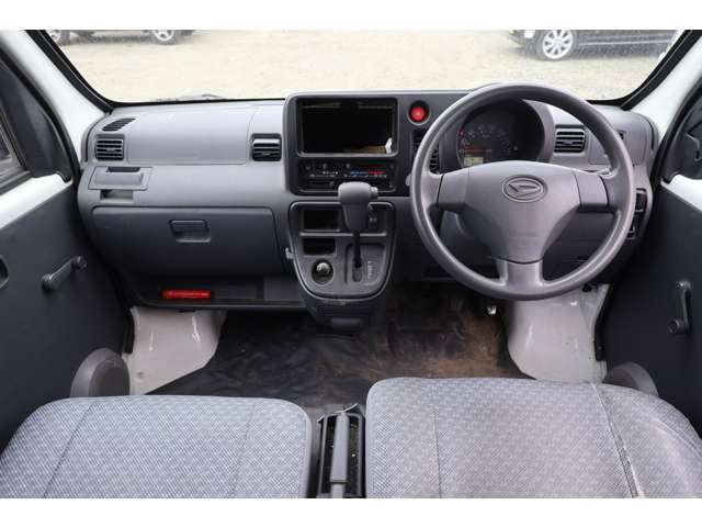 Daihatsu Hijet Cargo 11
