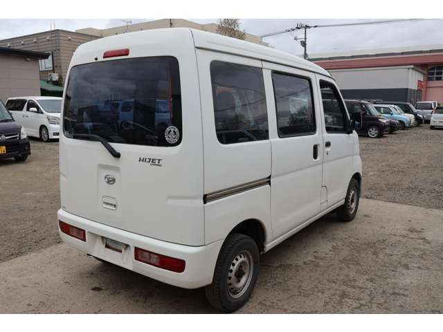 Daihatsu Hijet Cargo 6