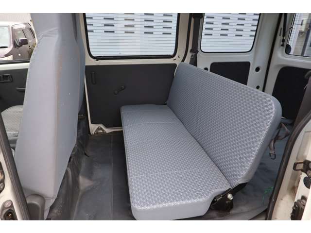 Daihatsu Hijet Cargo 8