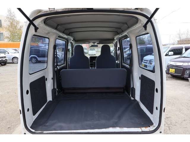 Daihatsu Hijet Cargo 9