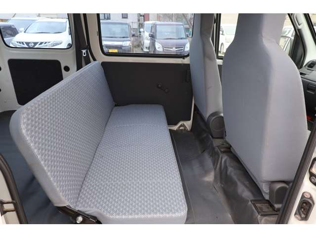 Daihatsu Hijet Cargo 10
