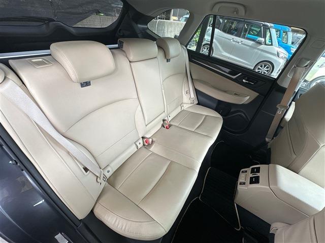 Subaru Legacy Outback 10