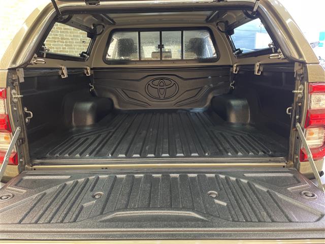 Toyota Hilux 4