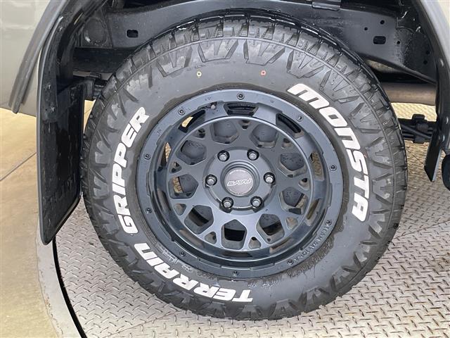 Toyota Hilux 8