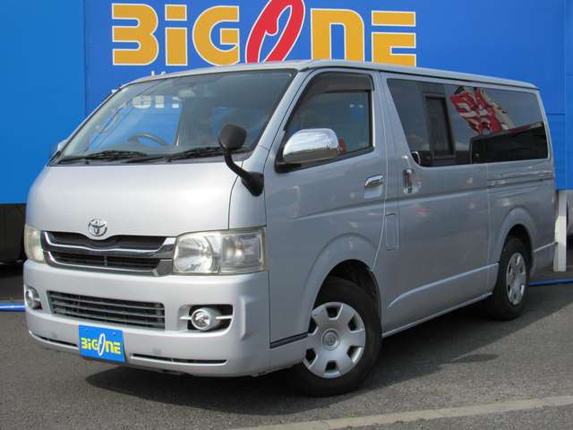 Toyota Hiace Van 10