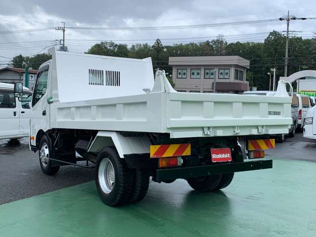 Hino Dutro 3