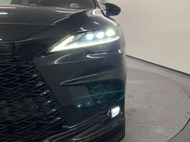 Lexus RX 9