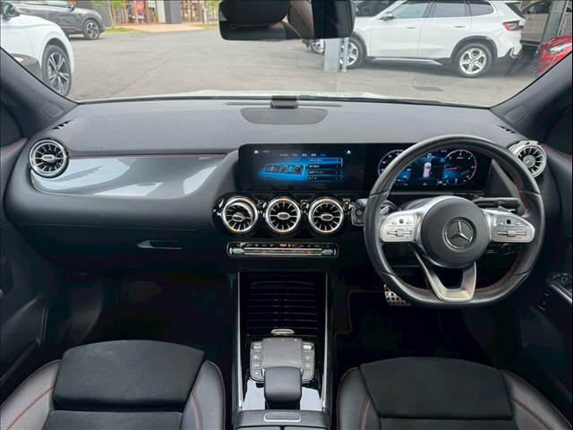 Mercedes-Benz GLA-Class 4