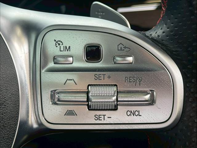 Mercedes-Benz GLA-Class 10