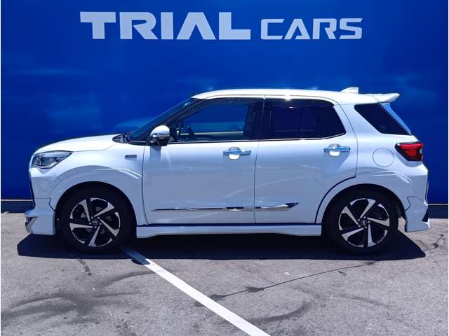 Daihatsu Rocky 12