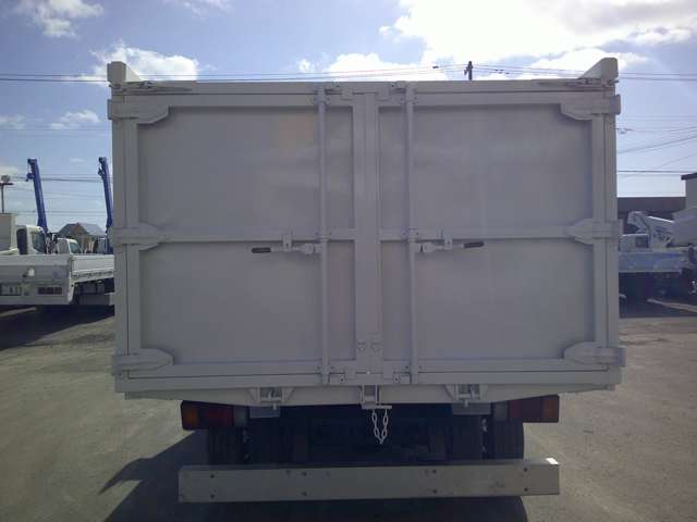 Isuzu Elf 10