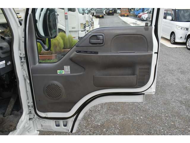Nissan Atlas 5