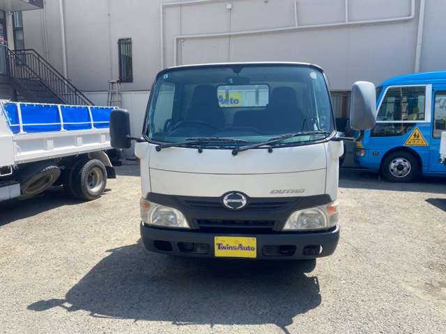 Hino Dutro 3