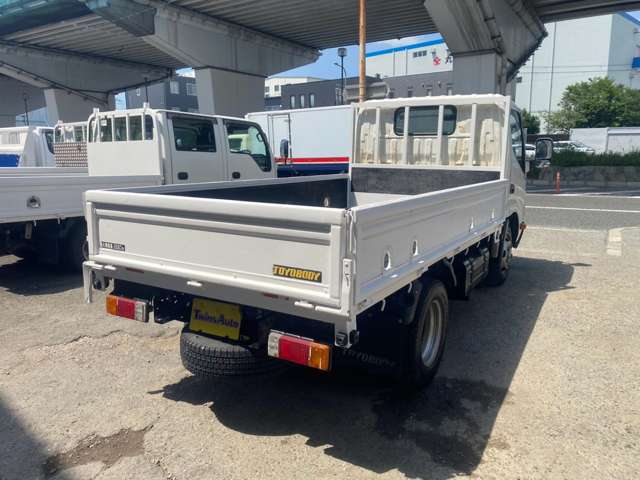 Hino Dutro 5