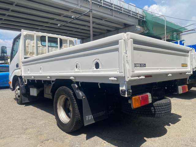 Hino Dutro 6