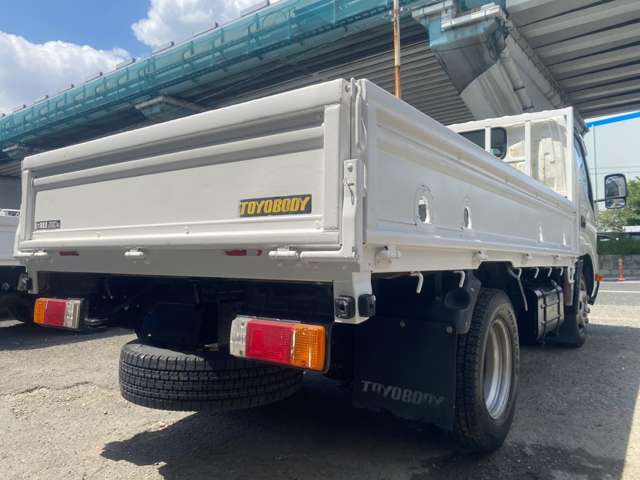 Hino Dutro 7