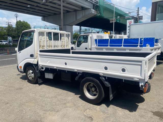 Hino Dutro 8