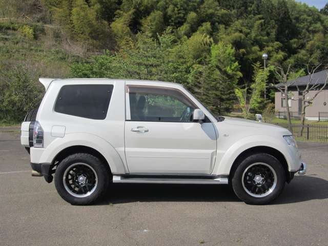 Mitsubishi Pajero 5
