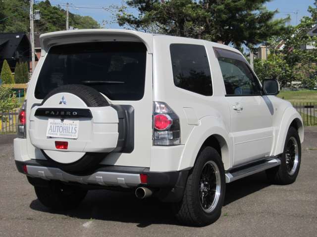 Mitsubishi Pajero 6