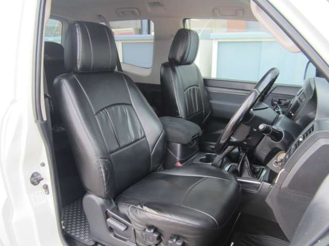 Mitsubishi Pajero 10