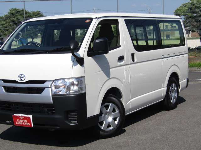 Toyota Hiace Van 12