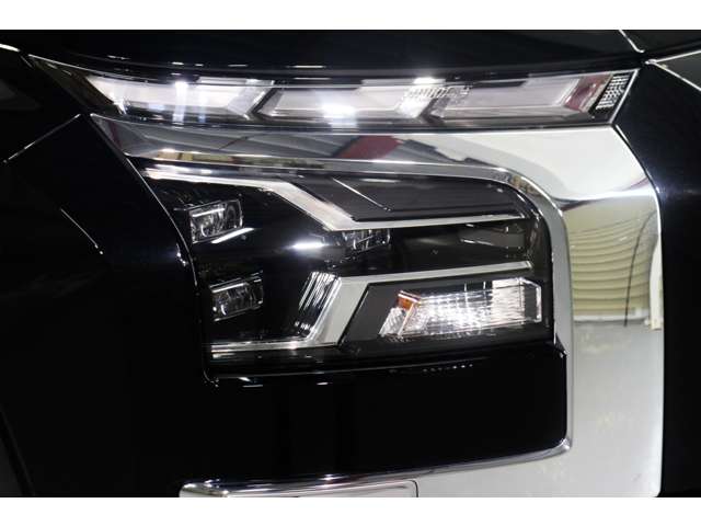 Mitsubishi Triton 3